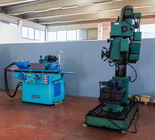 GB column radial drill for mechanical precison