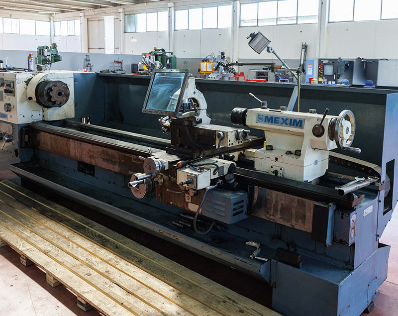 Mexim 34 MT manual lathe with between-center distance